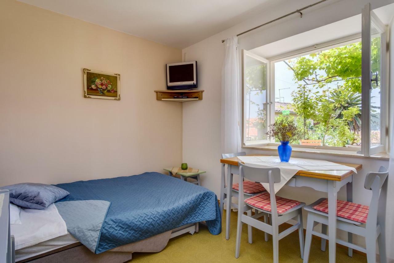 Sheshe Apartment Mali Losinj Bagian luar foto