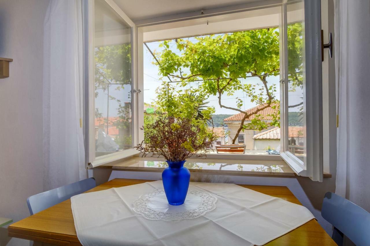 Sheshe Apartment Mali Losinj Bagian luar foto