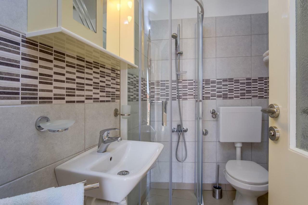 Sheshe Apartment Mali Losinj Bagian luar foto